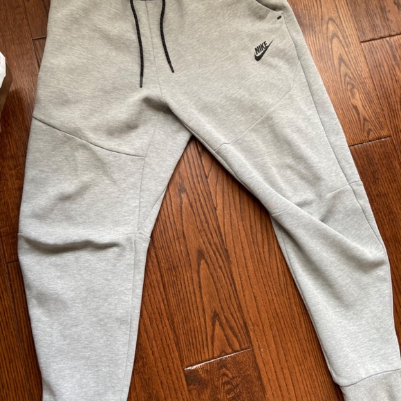 Nike tech fleece pants (grey) - Picture 2 of 4
